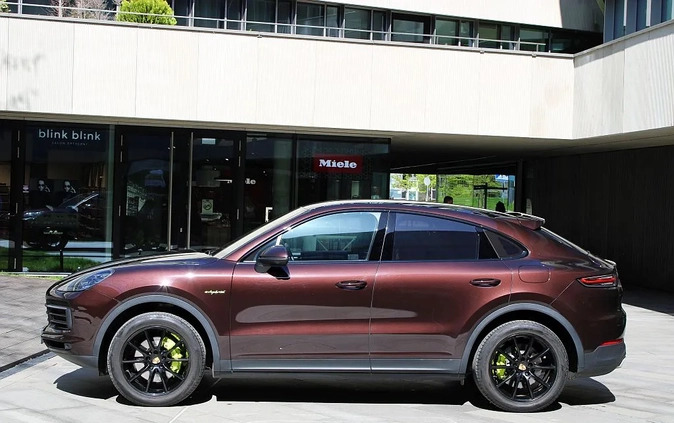 Porsche Cayenne cena 389900 przebieg: 35300, rok produkcji 2021 z Kartuzy małe 667